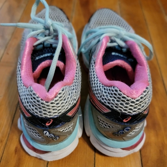 ASICS tennis shoes sz 6.5 - Picture 4 of 7